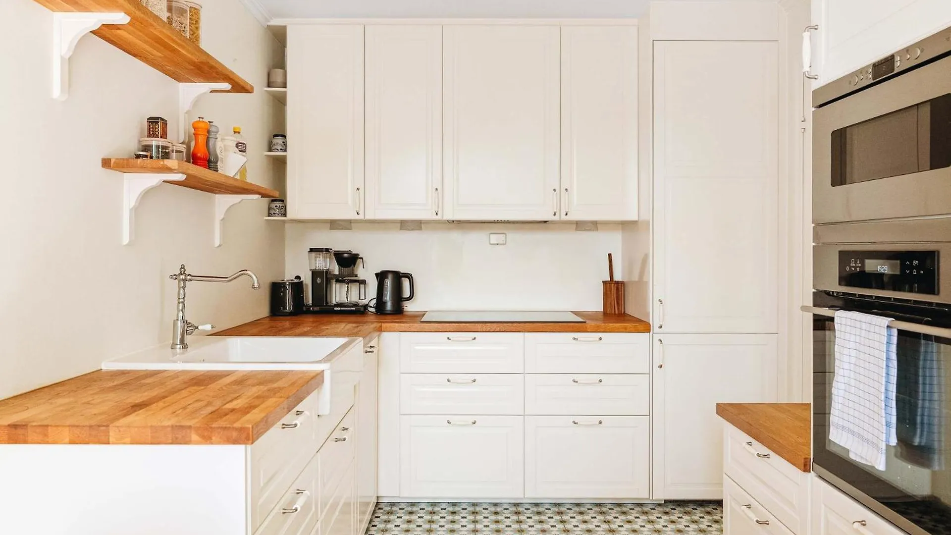 Ferienhaus Dinbnb Home L Historic 4Br House L 2 Free Parking L Balcony&Terrace Bergen